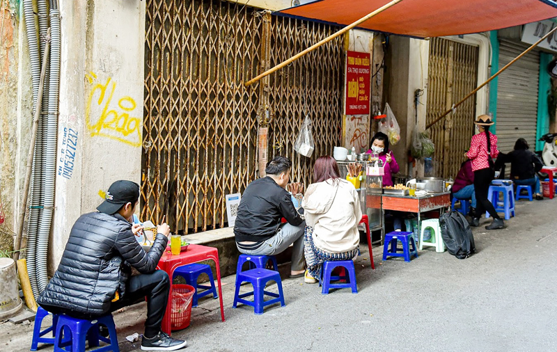 Thức ăn đường phố tiềm ẩn nhiều nguy cơ không đảm bảo an toàn vệ sinh thực phẩm