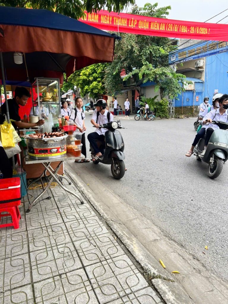 nguy cơ mất an toàn thực phẩm tại các cổng trường học